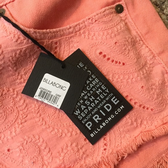 🔴 NWT Billabong Pink lace cut off Denim Shorts 29 - Picture 3 of 8